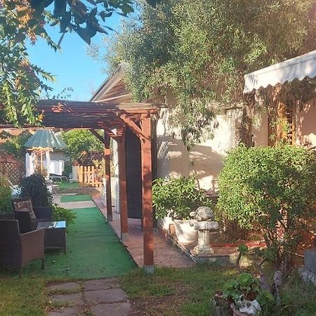 Stanza In Villa Con Giardino Con Box Doccia Idromassaggio Rent A Car Aci Bonaccorsi 외부 사진