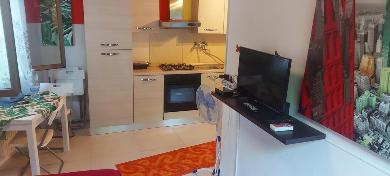 Stanza In Villa Con Giardino Con Box Doccia Idromassaggio Rent A Car Aci Bonaccorsi 외부 사진