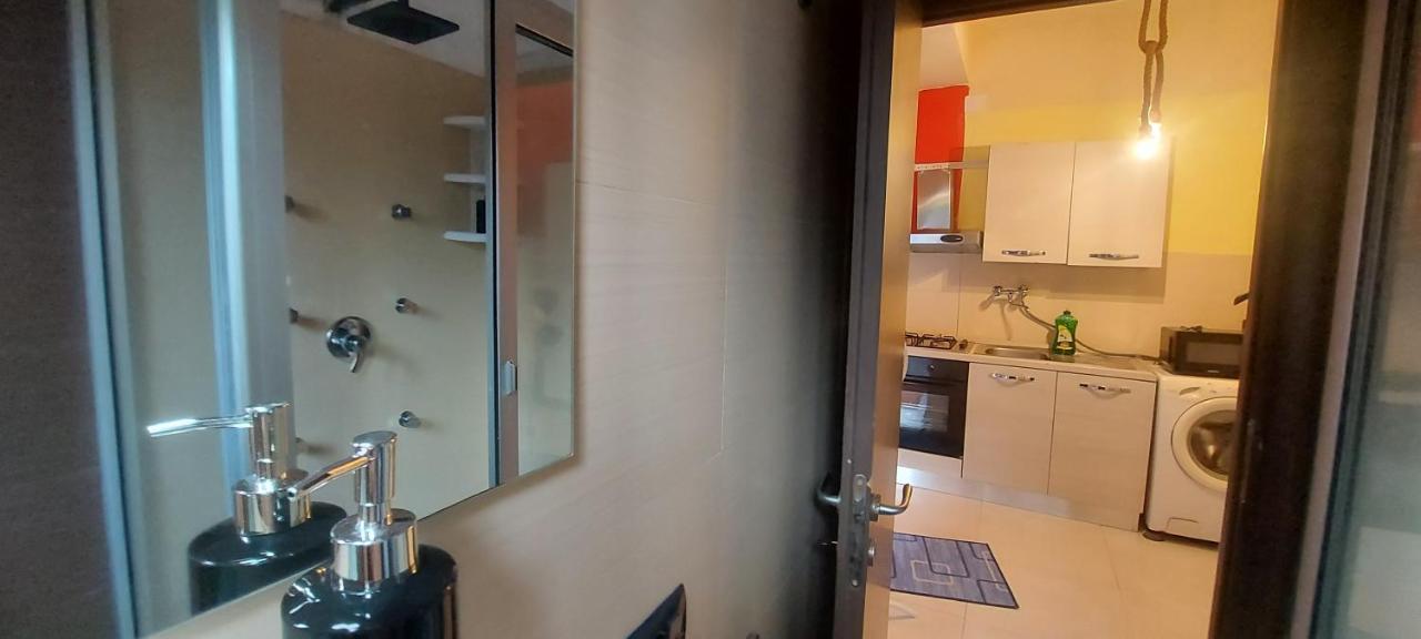 Stanza In Villa Con Giardino Con Box Doccia Idromassaggio Rent A Car Aci Bonaccorsi 외부 사진