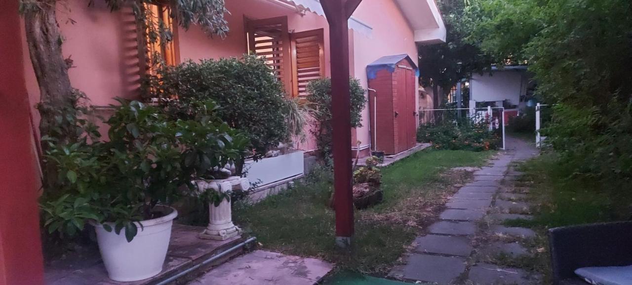 Stanza In Villa Con Giardino Con Box Doccia Idromassaggio Rent A Car Aci Bonaccorsi 외부 사진
