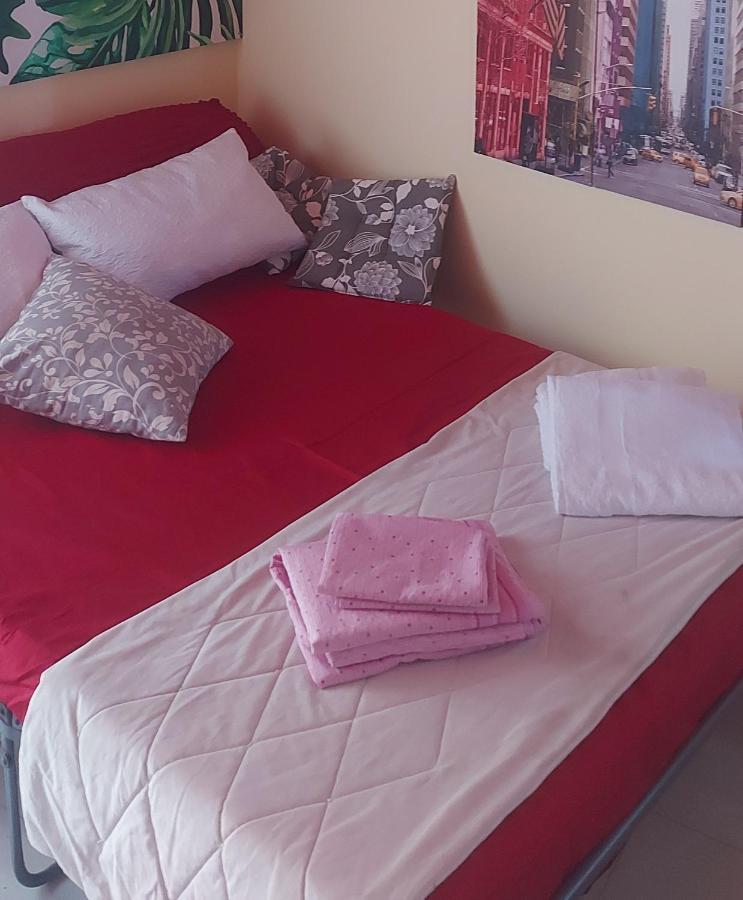 Stanza In Villa Con Giardino Con Box Doccia Idromassaggio Rent A Car Aci Bonaccorsi 외부 사진