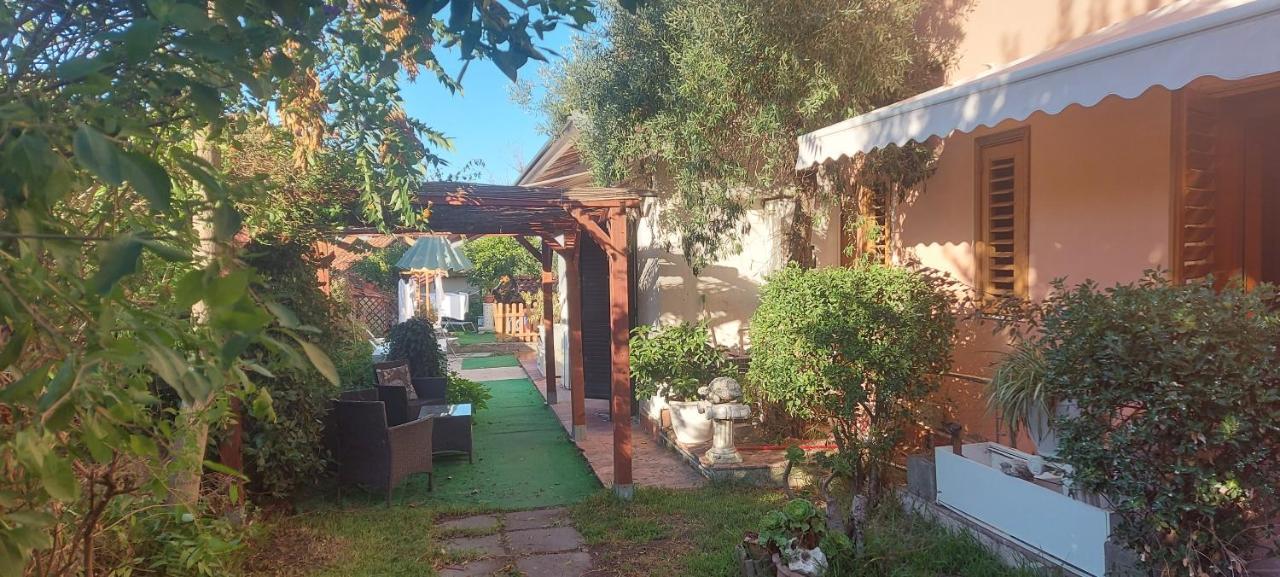 Stanza In Villa Con Giardino Con Box Doccia Idromassaggio Rent A Car Aci Bonaccorsi 외부 사진